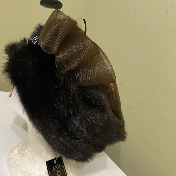 NWT Gorgeous Winter Hat by Donna Vinci Couture